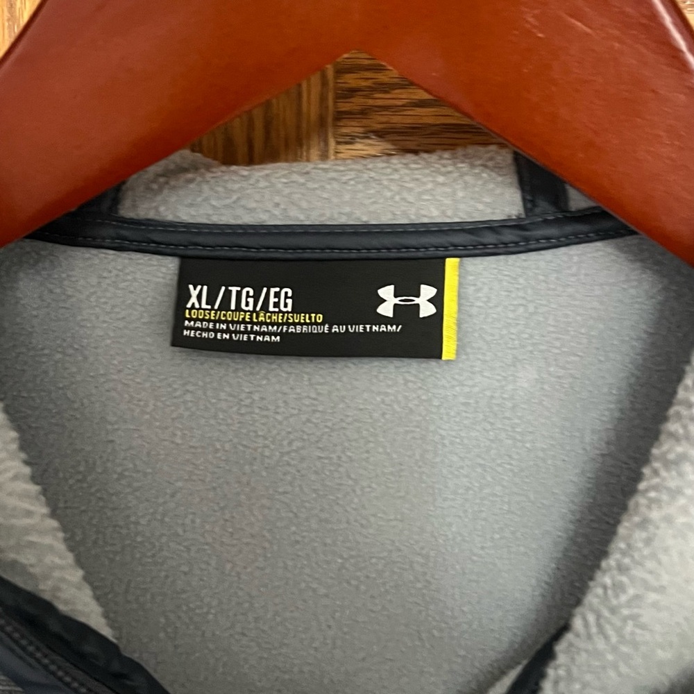 Under Armour Light Gray Fleece Jacket - Picture 3 of 3